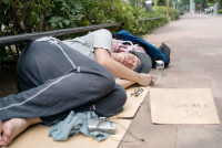 ワーキングプアとは 年収や定義 人数 解決策などを完全解説 年収ガイド