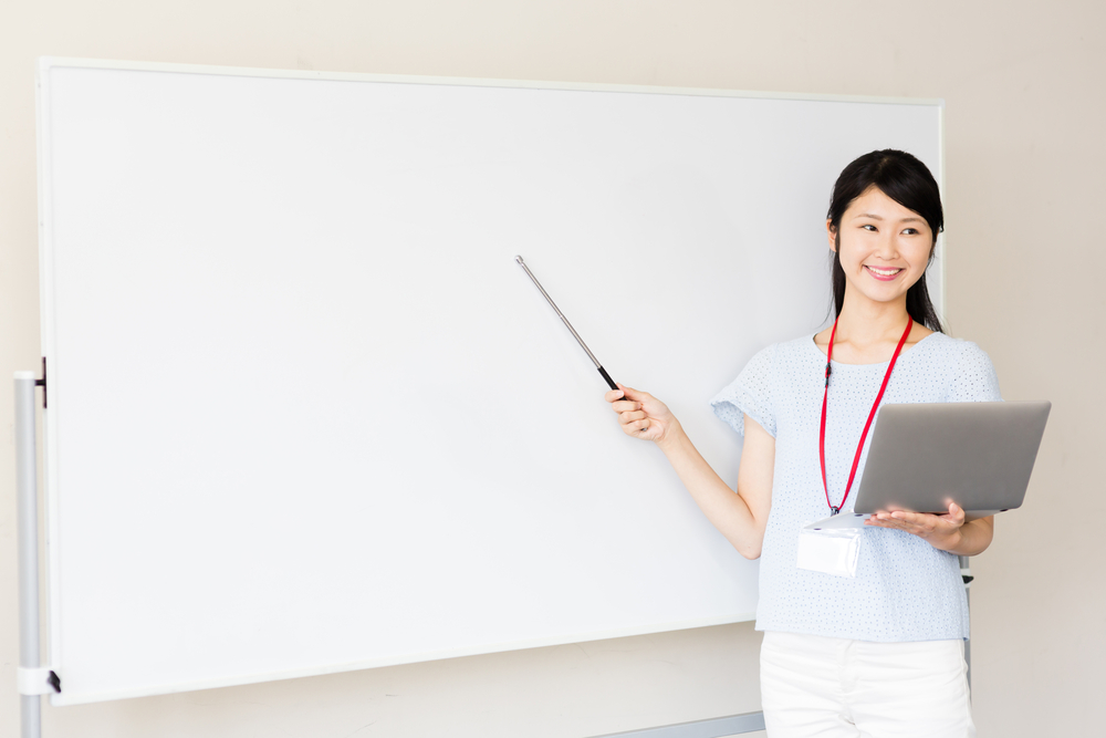 高等学校教員の年収 厚労省発表 ボーナス 都道府県別 年齢別年収推移がわかるページ 年収ガイド